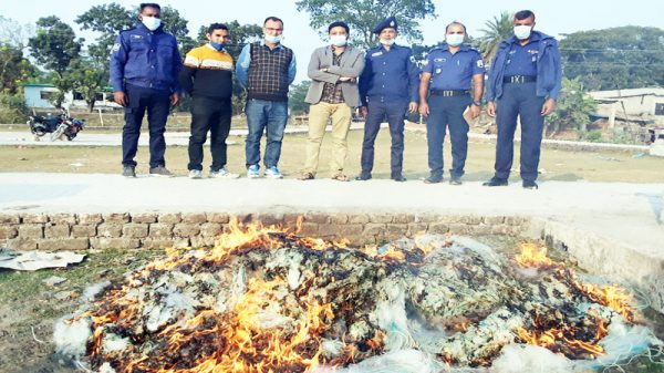 কলাপাড়ায় পোড়ানো হলো ২৫ হাজার মিটার নিষিদ্ধ জাল