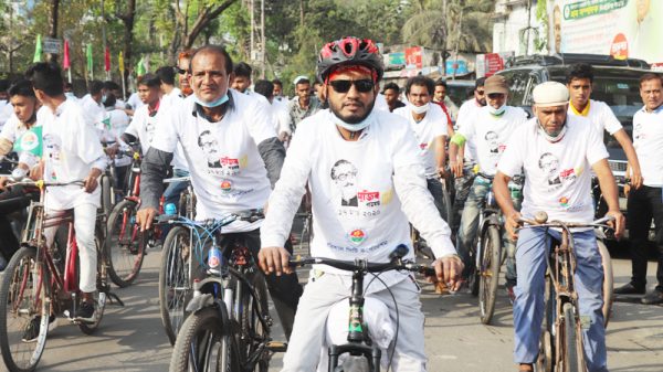 বঙ্গবন্ধু শেখ মুজিবুর রহমান এর জন্মশতবার্ষিকীতে বরিশালে লিটন মোল্লার সাইকেল যাত্রা