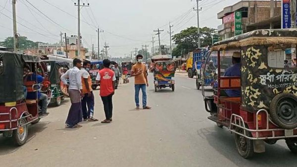 আমতলীতে করোনাভাইরাসে ঢিলেঢালা লকডাউন