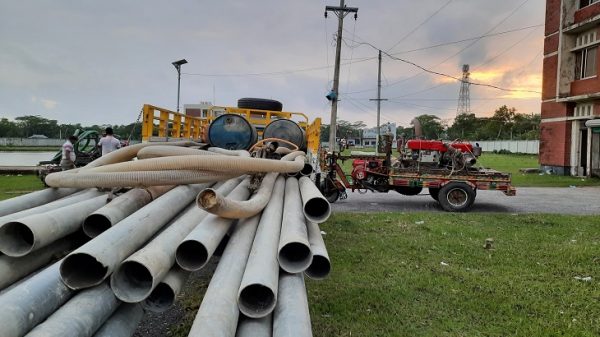 তালতলীতে অবৈধ বালু উত্তোলনের দায়ে ড্রেজার জব্দ